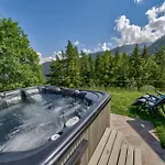 Шале Flocon De Neige - Jacuzzi - Sauna Ла-Тзума
